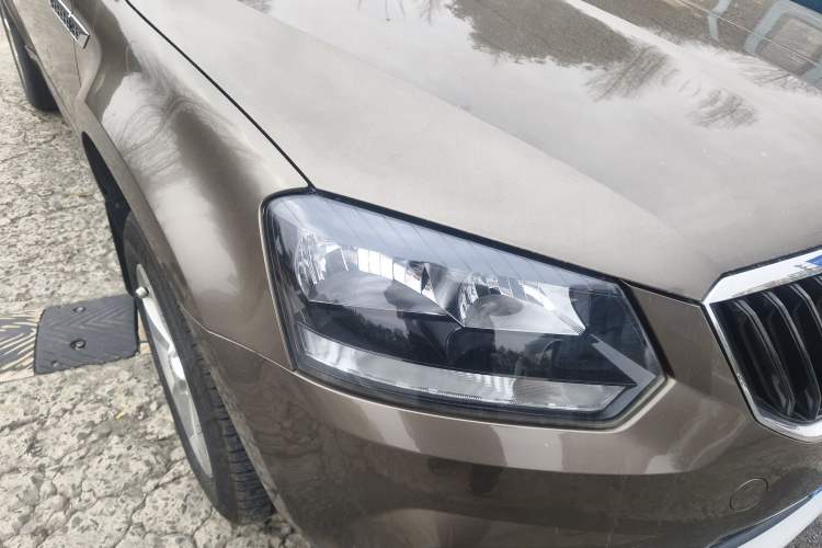 Used Skoda Yeti 2017 TSI280 DSG Car Enjoy Brothers Edition Right Front Headlight