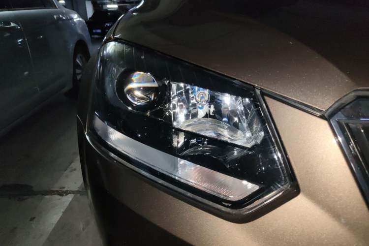 Used Skoda Yeti 2017 TSI280 DSG Car Enjoy Brothers Edition Right Front Headlight