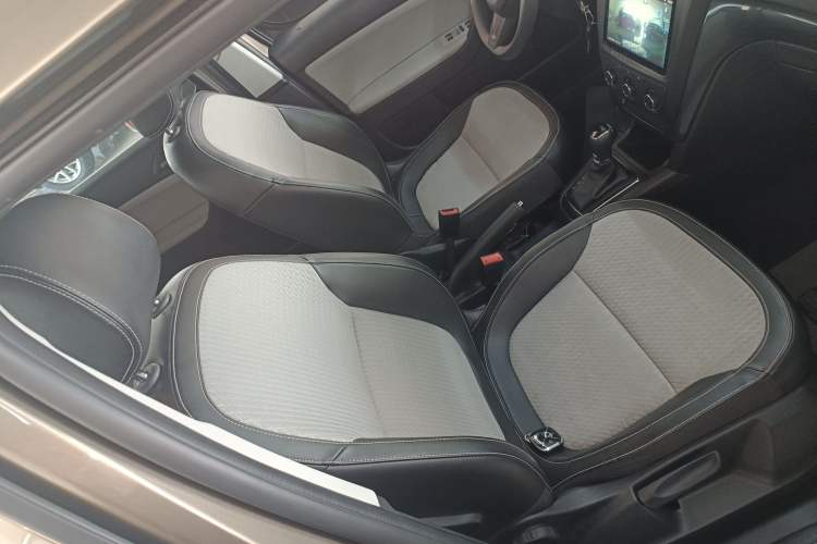 Used Skoda Yeti 2017 TSI280 DSG Advanced Edition Right Front Seat