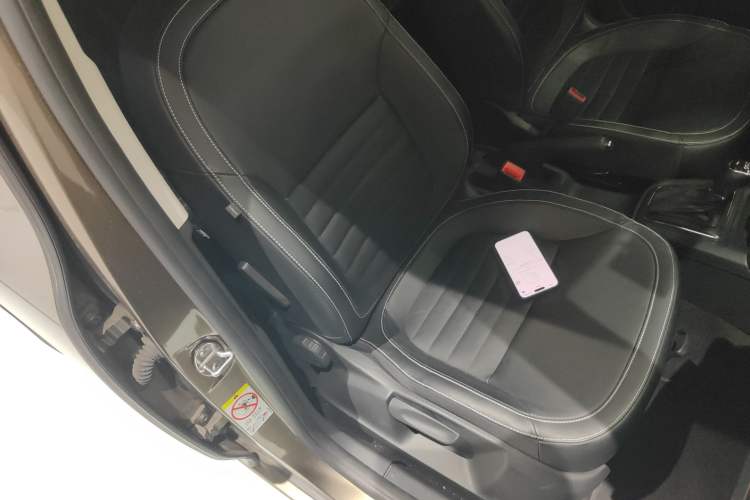 Used Skoda Yeti 2017 TSI280 DSG Car Enjoy Brothers Edition Right Front Seat