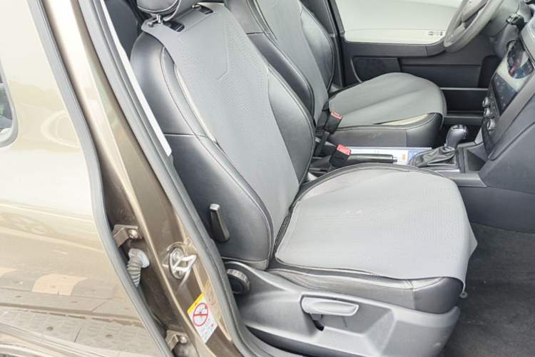 Used Skoda Yeti 2017 TSI280 DSG Advanced Edition Right Front Seat