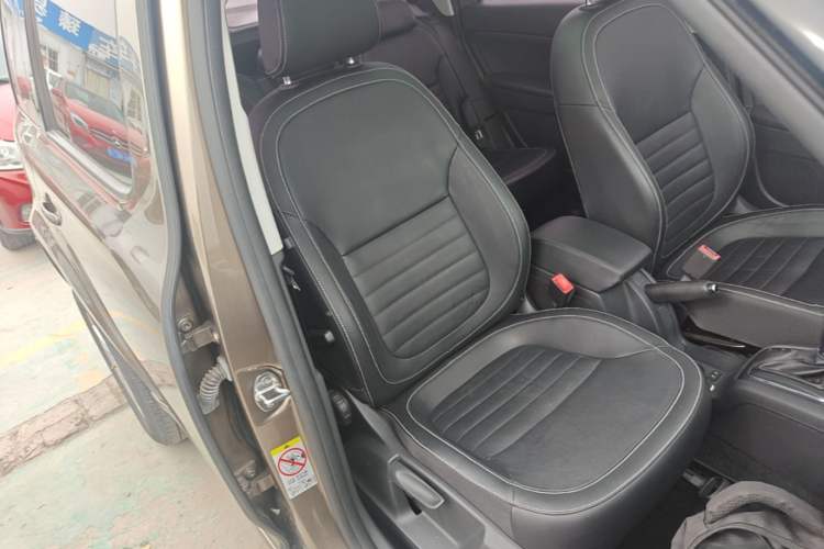 Used Skoda Yeti 2017 TSI280 DSG Car Enjoy Brothers Edition Right Front Seat