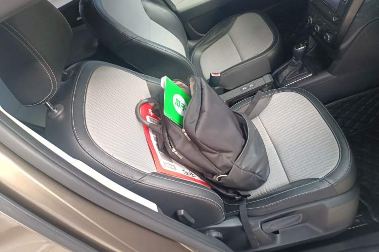 Used Skoda Yeti 2017 TSI280 DSG Advanced Edition Right Front Seat