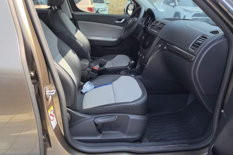 Used Skoda Yeti 2017 TSI280 DSG Advanced Edition Right Front Seat