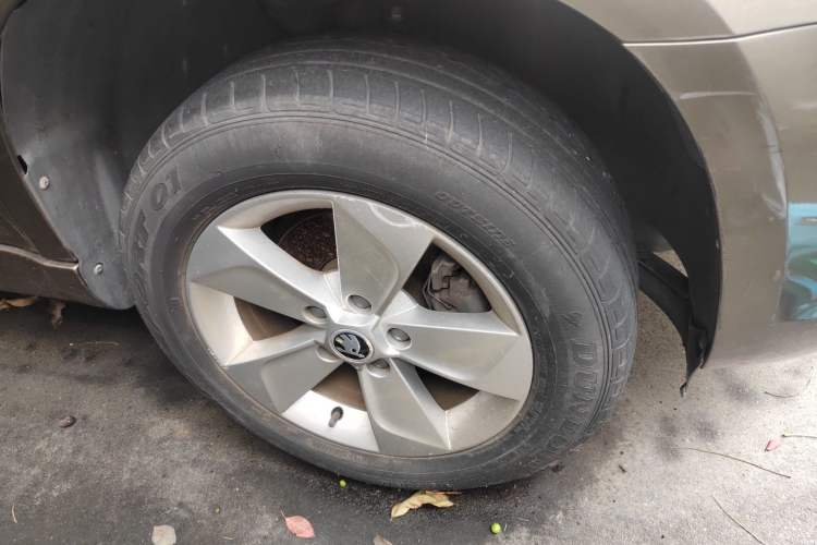 Used Skoda Yeti 2017 TSI280 DSG Advanced Edition Right Front Wheel Hub