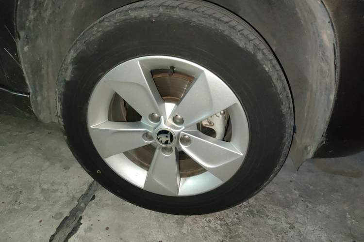 Used Skoda Yeti 2017 TSI280 DSG Car Enjoy Brothers Edition Right Front Wheel Hub