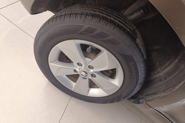 Used Skoda Yeti 2017 TSI280 DSG Advanced Edition Right Rear Wheel Hub