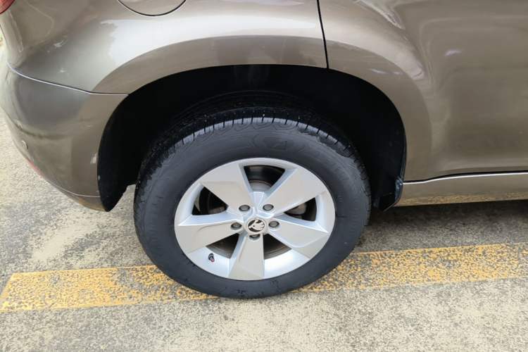 Used Skoda Yeti 2017 TSI280 DSG Advanced Edition Right Rear Wheel Hub