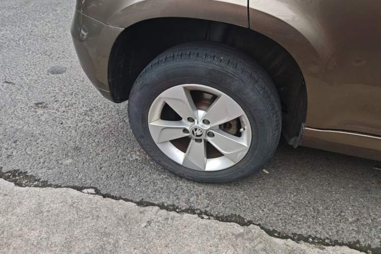 Used Skoda Yeti 2017 TSI280 DSG Car Enjoy Brothers Edition Right Rear Wheel Hub