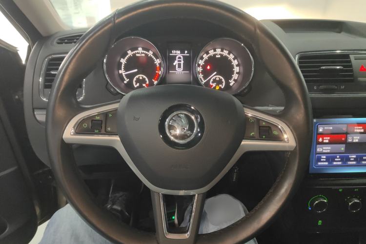 Used Skoda Yeti 2017 TSI280 DSG Car Enjoy Brothers Edition Steering Wheel