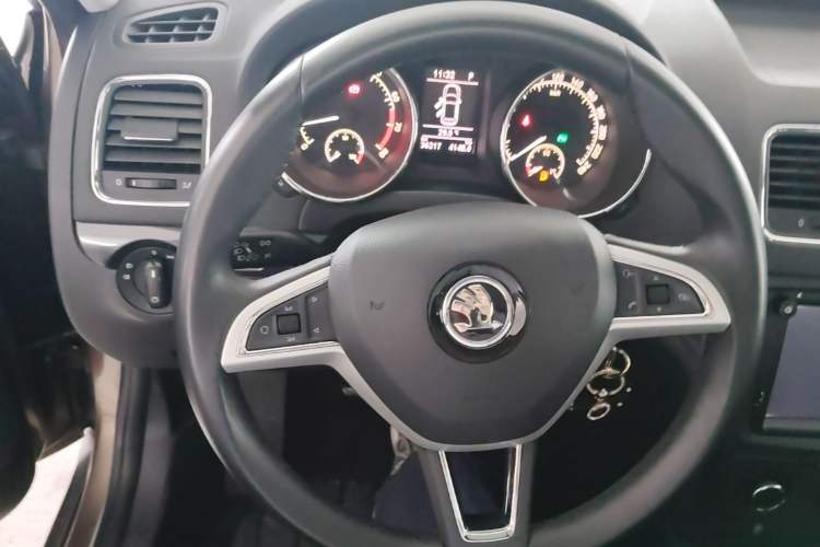 Used Skoda Yeti 2017 TSI280 DSG Car Enjoy Brothers Edition Steering Wheel