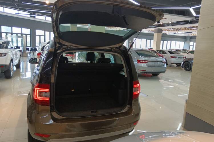 Used Skoda Yeti 2017 TSI280 DSG Advanced Edition Trunk