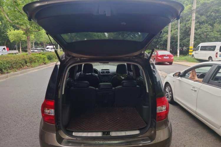 Used Skoda Yeti 2017 TSI280 DSG Car Enjoy Brothers Edition Trunk