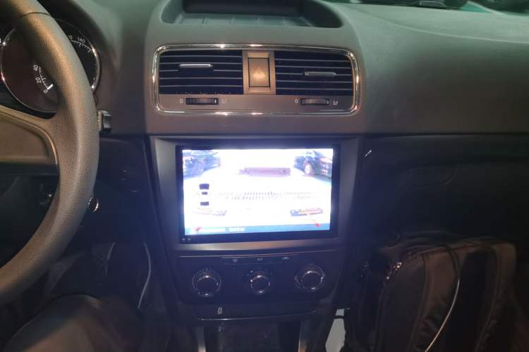 Used Skoda Yeti 2017 TSI280 DSG Advanced Edition Audio And AC Panel