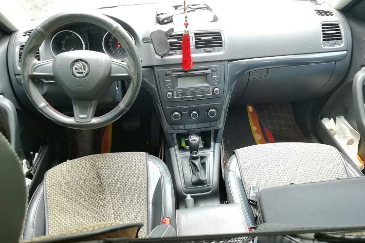 Used Skoda Yeti 2017 TSI280 DSG Advanced Edition Center Console