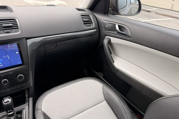 Used Skoda Yeti 2017 TSI280 DSG Advanced Edition Interior 1