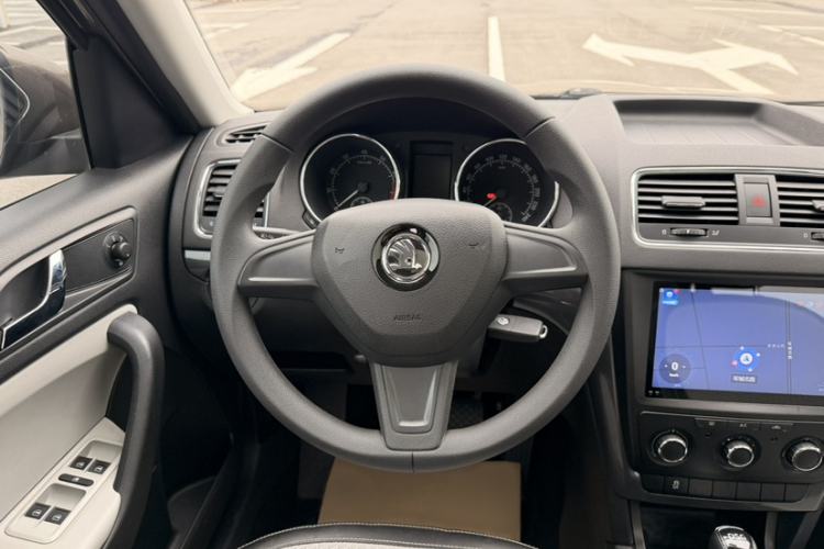 Used Skoda Yeti 2017 TSI280 DSG Advanced Edition Interior 12