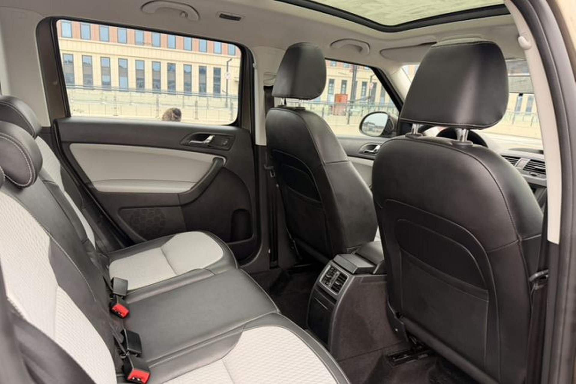 Used Skoda Yeti 2017 TSI280 DSG Advanced Edition Interior 2