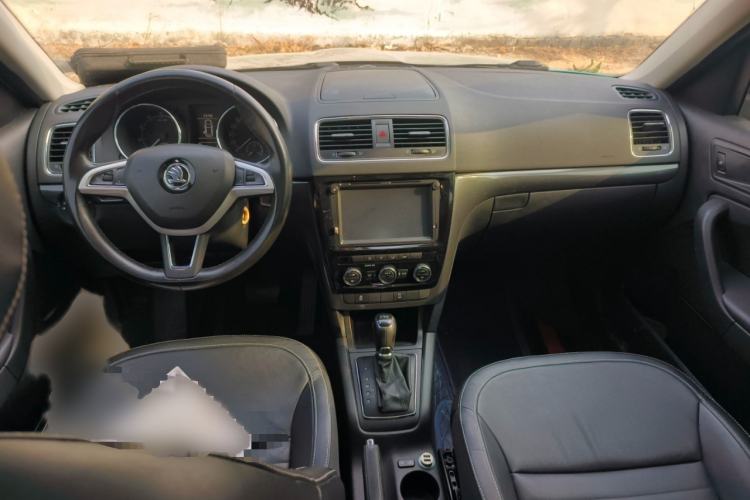 Used Skoda Yeti 2017 TSI280 DSG Innovation Edition Interior 2