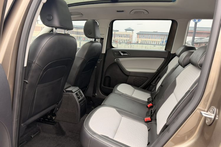 Used Skoda Yeti 2017 TSI280 DSG Advanced Edition Interior 3