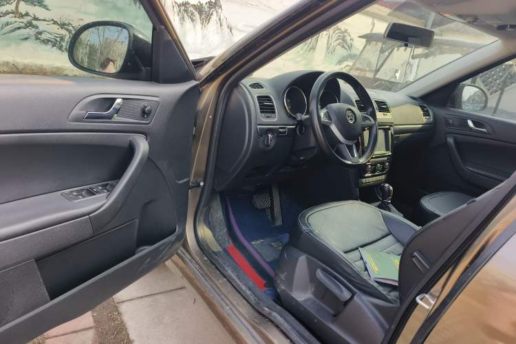 Used Skoda Yeti 2017 TSI280 DSG Innovation Edition Interior 3