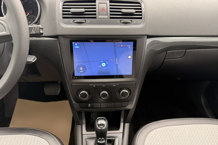 Used Skoda Yeti 2017 TSI280 DSG Advanced Edition Interior 9