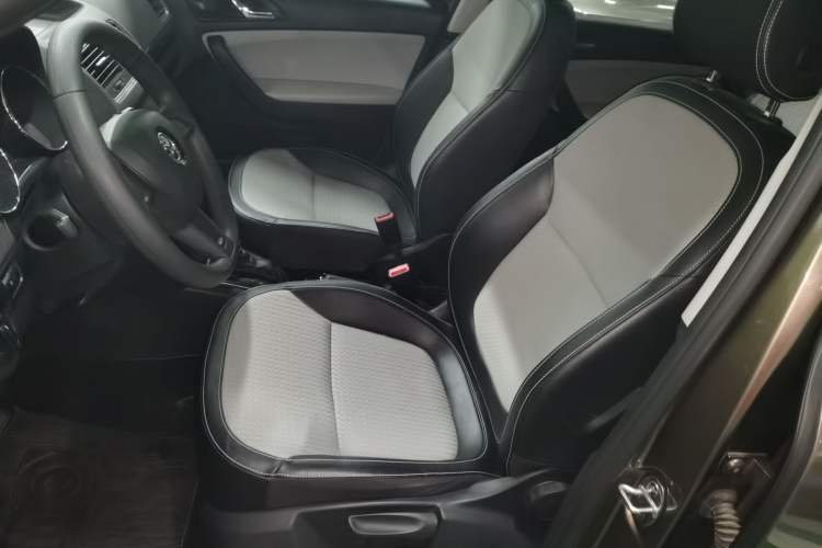 Used Skoda Yeti 2017 TSI280 DSG Advanced Edition Left Front Seat