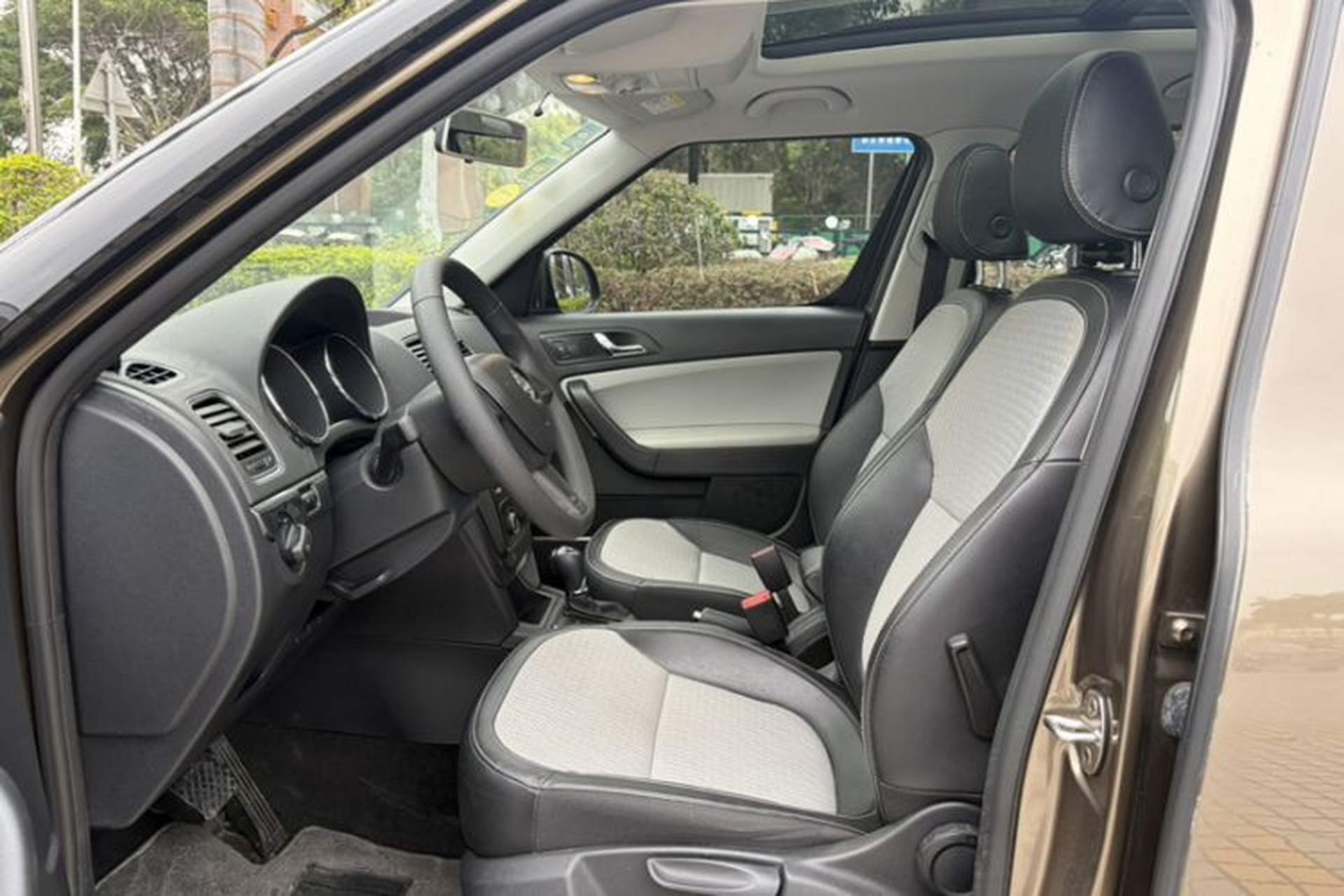 Used Skoda Yeti 2017 TSI280 DSG Advanced Edition Left Front Seat