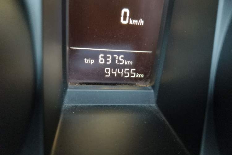 Used Skoda Yeti 2017 TSI280 DSG Advanced Edition Odometer Close Up