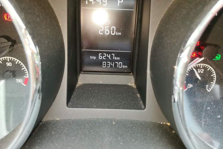 Used Skoda Yeti 2017 TSI280 DSG Advanced Edition Odometer Close Up