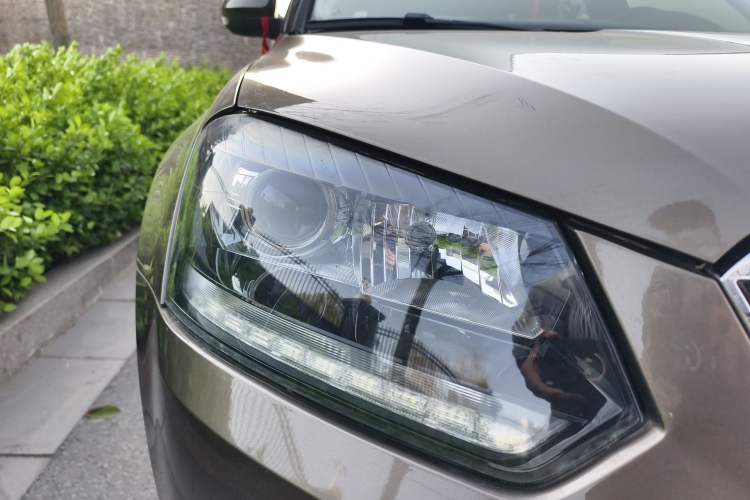 Used Skoda Yeti 2017 TSI280 DSG Advanced Edition Right Front Headlight