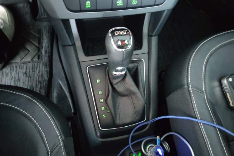 Used Skoda Yeti 2017 TSI300 DSG Luxury Edition Gear Lever