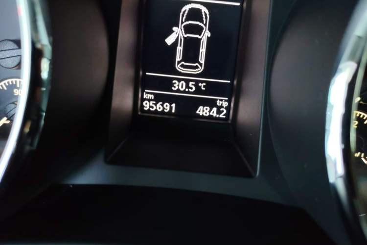 Used Skoda Yeti 2017 TSI300 DSG Luxury Edition Odometer Close Up