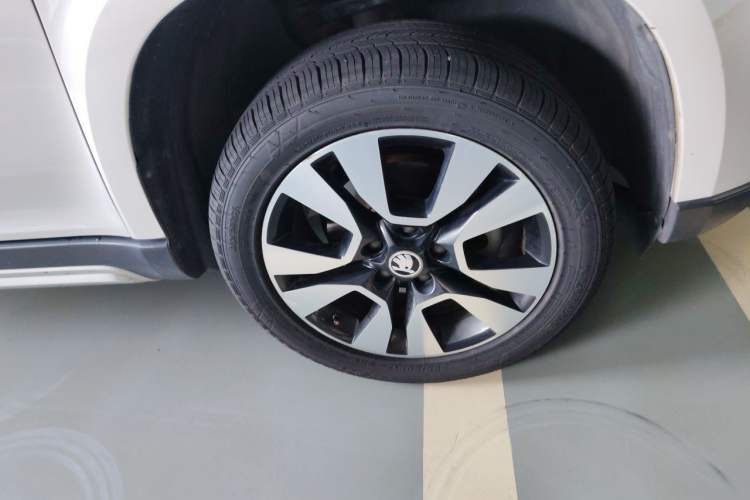Used Skoda Yeti 2017 TSI300 DSG Luxury Edition Right Front Wheel Hub
