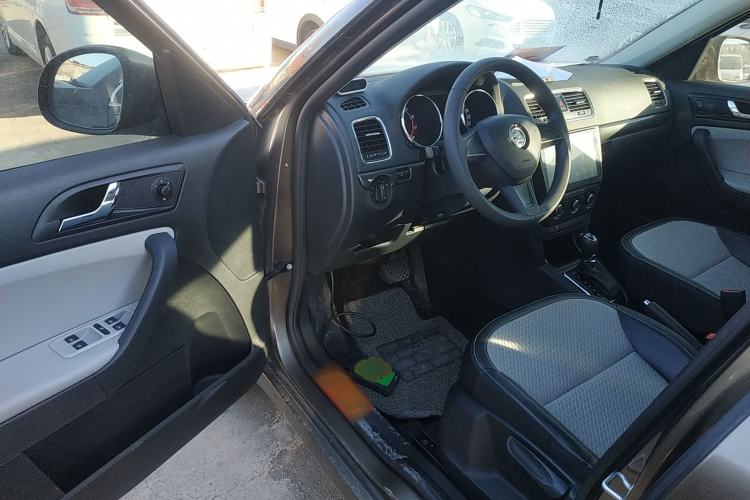 Used Skoda Yeti 2017 TSI280 DSG Advanced Edition Driver Seat