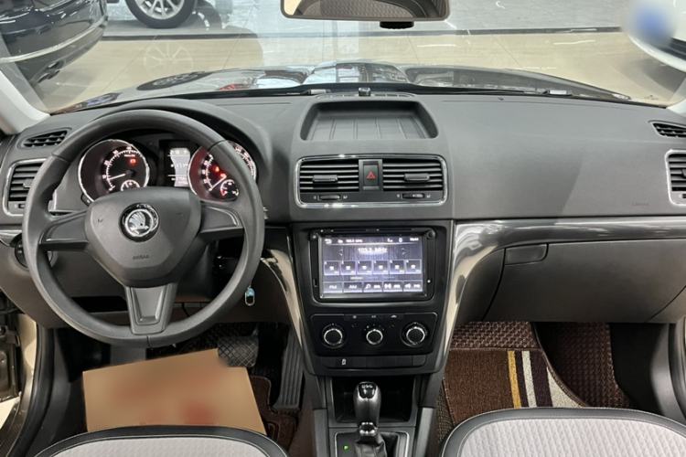 Used Skoda Yeti 2017 TSI280 DSG Advanced Edition Interior 1