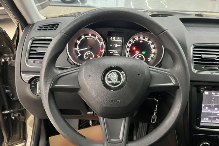 Used Skoda Yeti 2017 TSI280 DSG Advanced Edition Interior 2