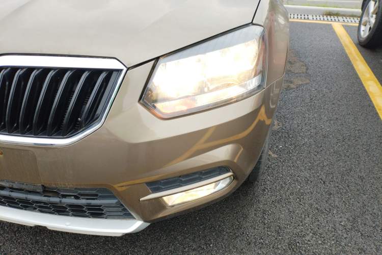 Used Skoda Yeti 2017 TSI280 DSG Advanced Edition Left Front Headlight