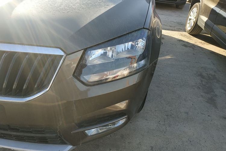Used Skoda Yeti 2017 TSI280 DSG Advanced Edition Left Front Headlight