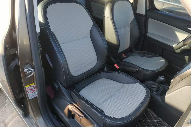 Used Skoda Yeti 2017 TSI280 DSG Advanced Edition Right Front Seat