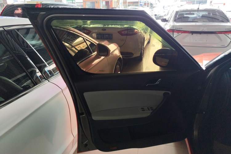 Used Skoda Yeti 2017 TSI280 DSG Advanced Edition Left Front Door Interior