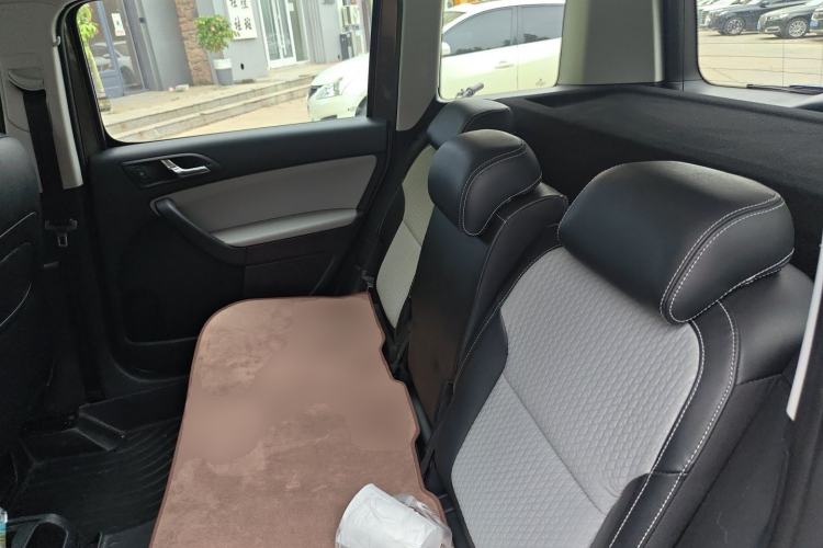 Used Skoda Yeti 2017 TSI280 DSG Advanced Edition Left Rear Seat