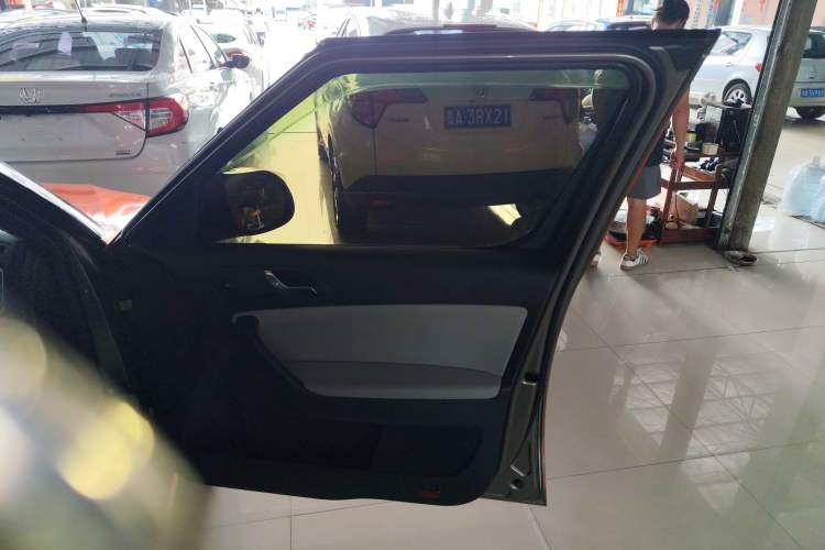 Used Skoda Yeti 2017 TSI280 DSG Advanced Edition Right Front Door Interior