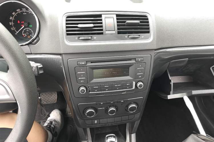 Used Skoda Yeti 2017 TSI280 DSG Advanced Edition Audio And AC Panel