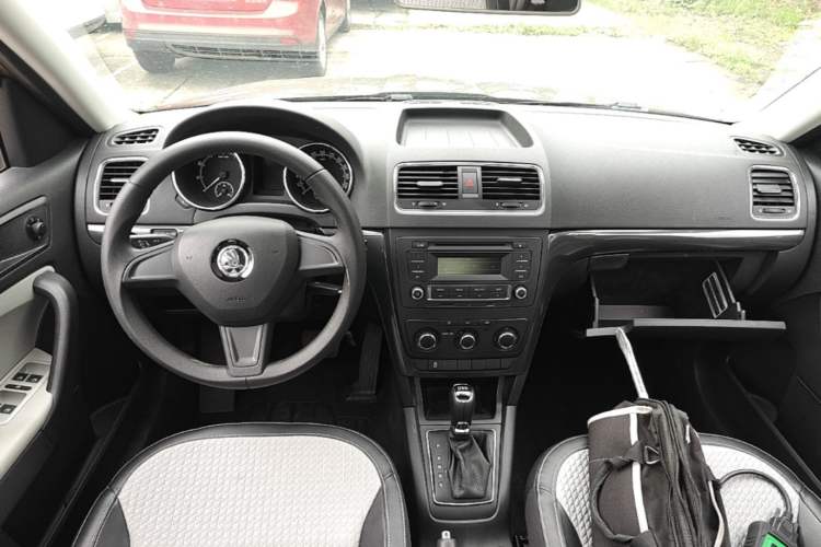 Used Skoda Yeti 2017 TSI280 DSG Advanced Edition Center Console