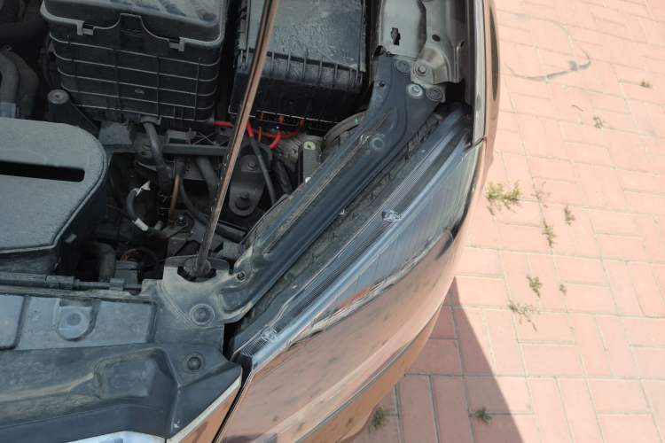 Used Skoda Yeti 2017 TSI280 DSG Advanced Edition Engine Bay Left