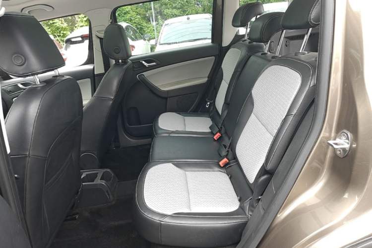 Used Skoda Yeti 2017 TSI280 DSG Advanced Edition Left Rear Seat