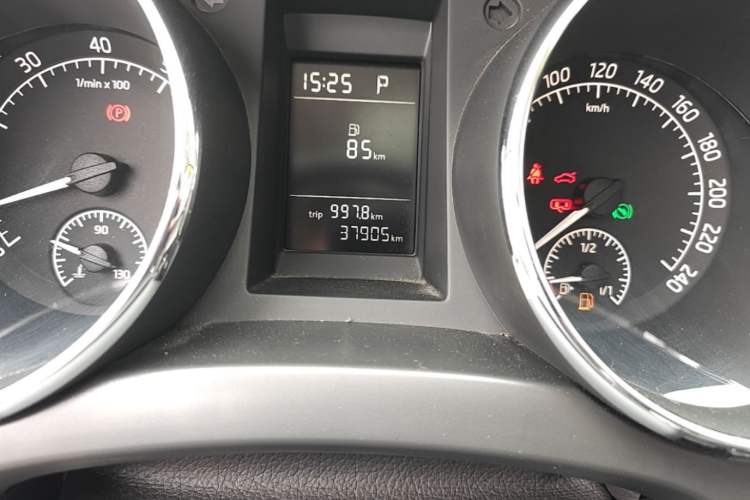Used Skoda Yeti 2017 TSI280 DSG Advanced Edition Odometer Close Up