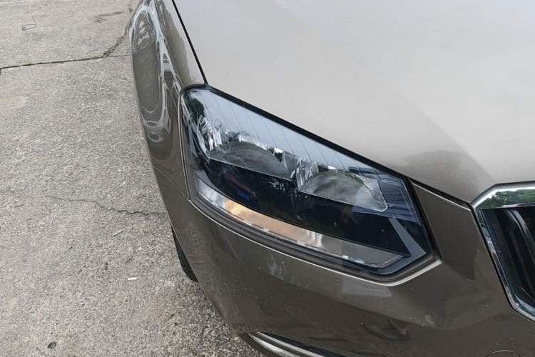 Used Skoda Yeti 2017 TSI280 DSG Advanced Edition Right Front Headlight