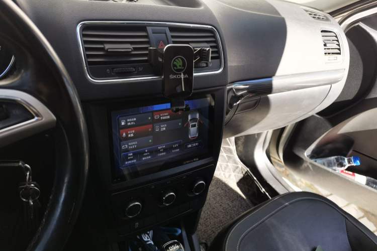 Used Skoda Yeti 2017 TSI280 DSG Car Enjoy Brothers Edition Audio And AC Panel